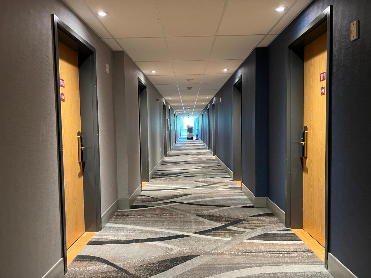 Super 8 By Wyndham Cornwall On Εξωτερικό φωτογραφία