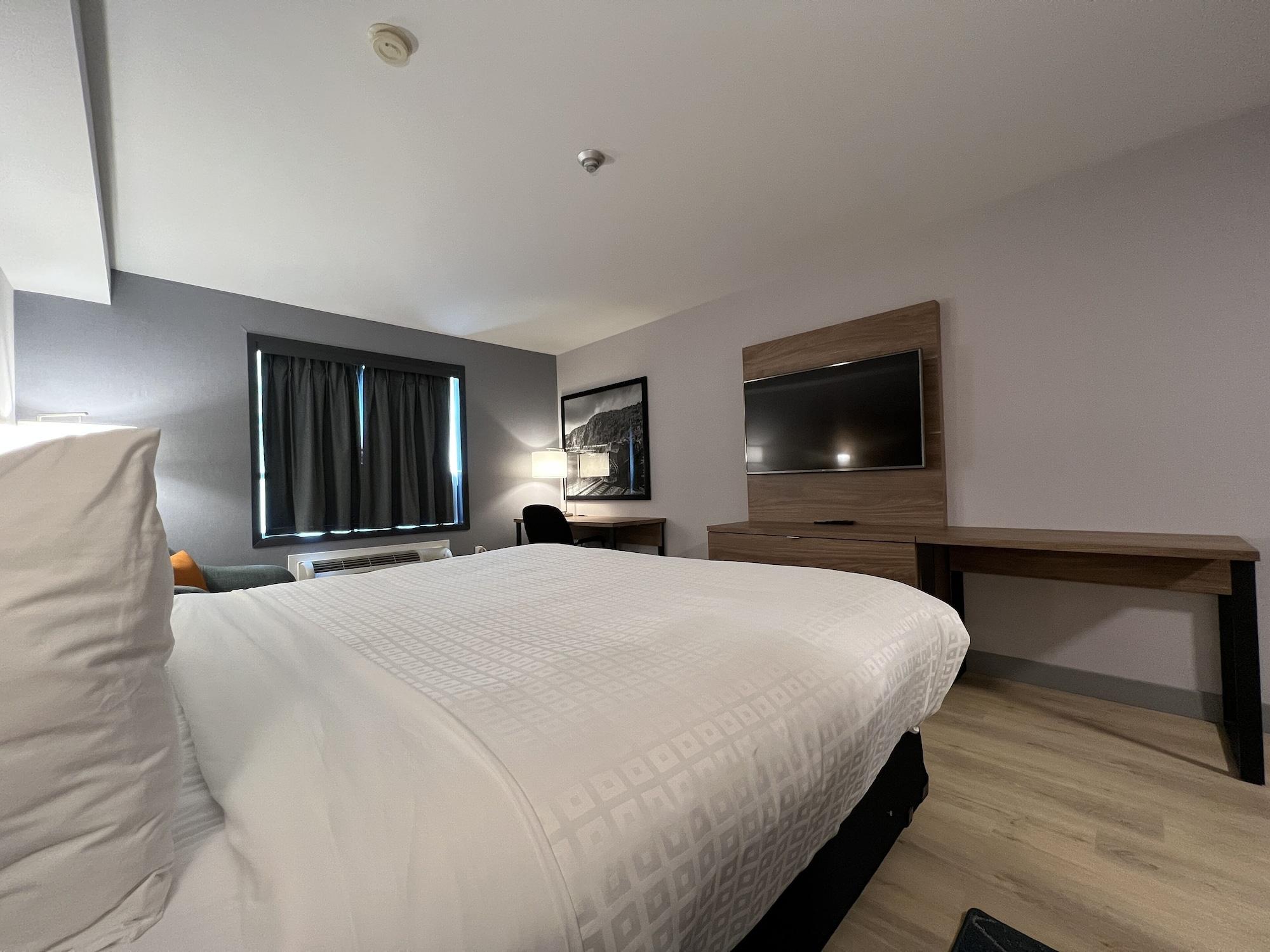 Super 8 By Wyndham Cornwall On Εξωτερικό φωτογραφία
