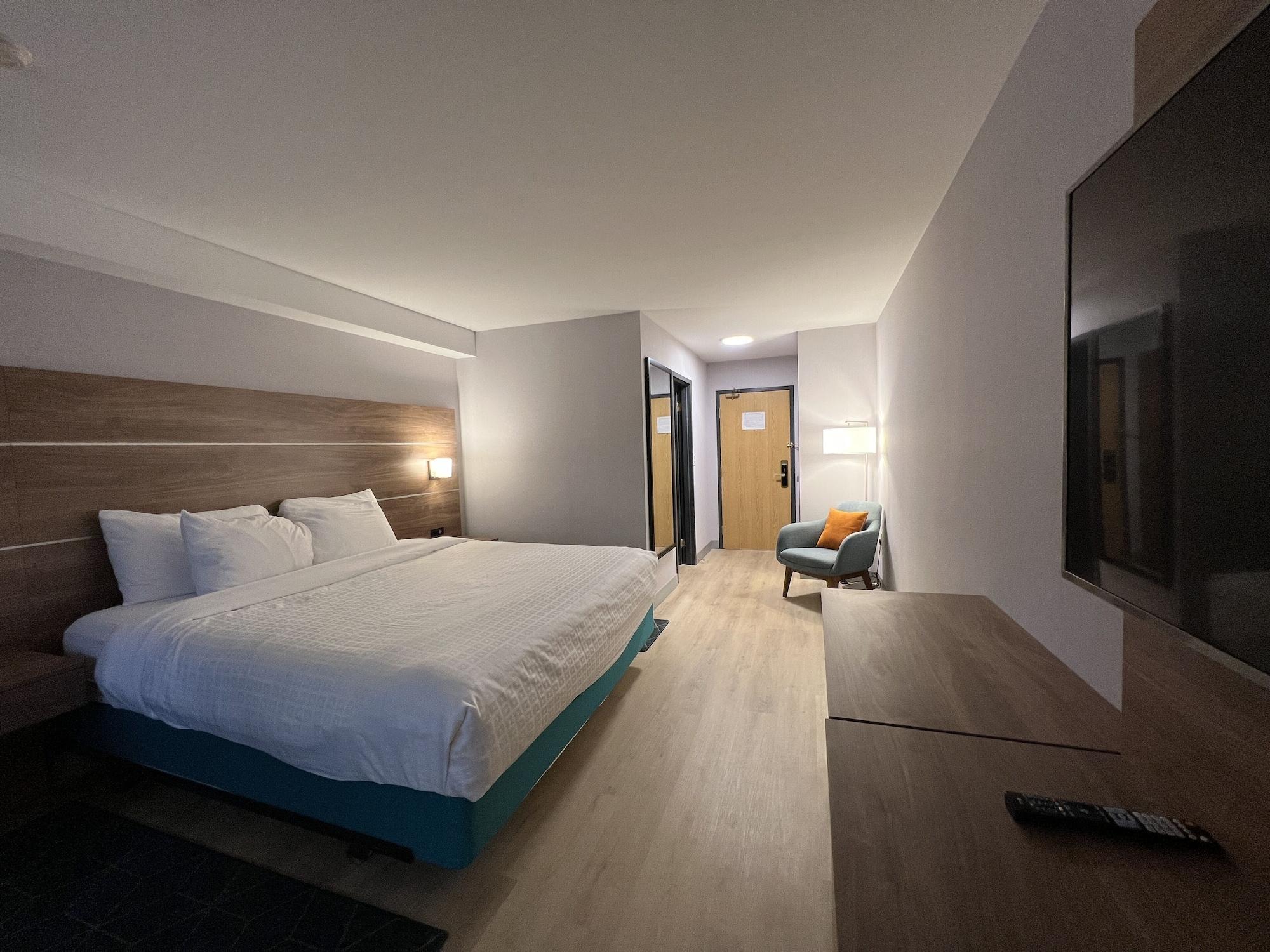 Super 8 By Wyndham Cornwall On Εξωτερικό φωτογραφία